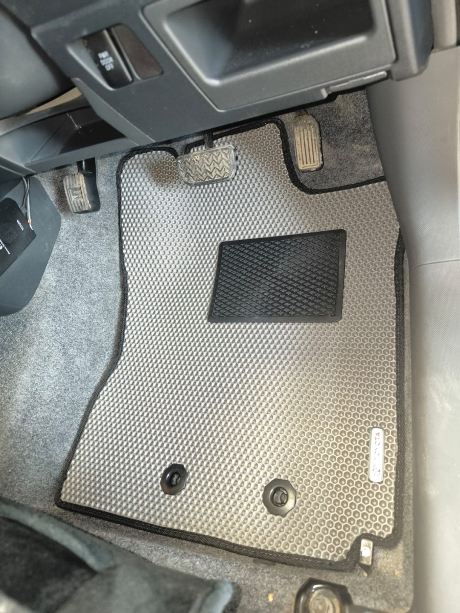 Коврики в салон EVA TOYOTA Sienta 2003-2015 2WD