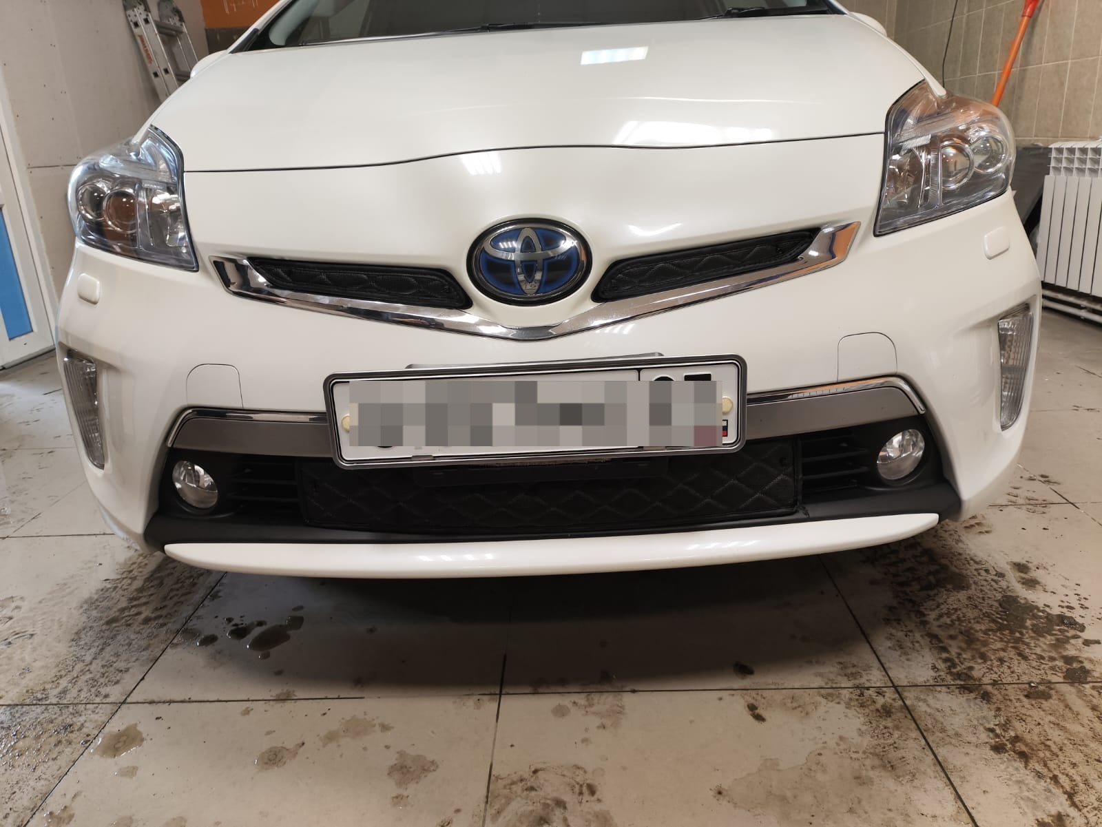 Утеплитель радиатора кожаный Toyota Prius 2012-2016 30 PHV