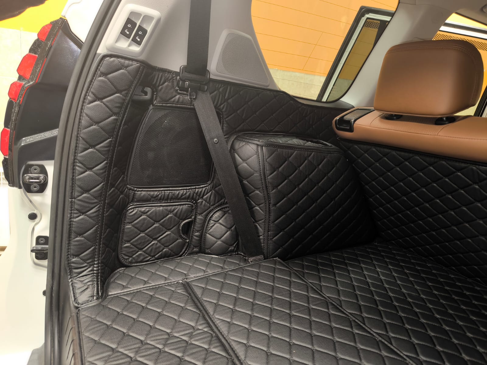 Коврик 3D в багажник кожаный Toyota Land Cruiser Prado 150 7 мест, правый руль
