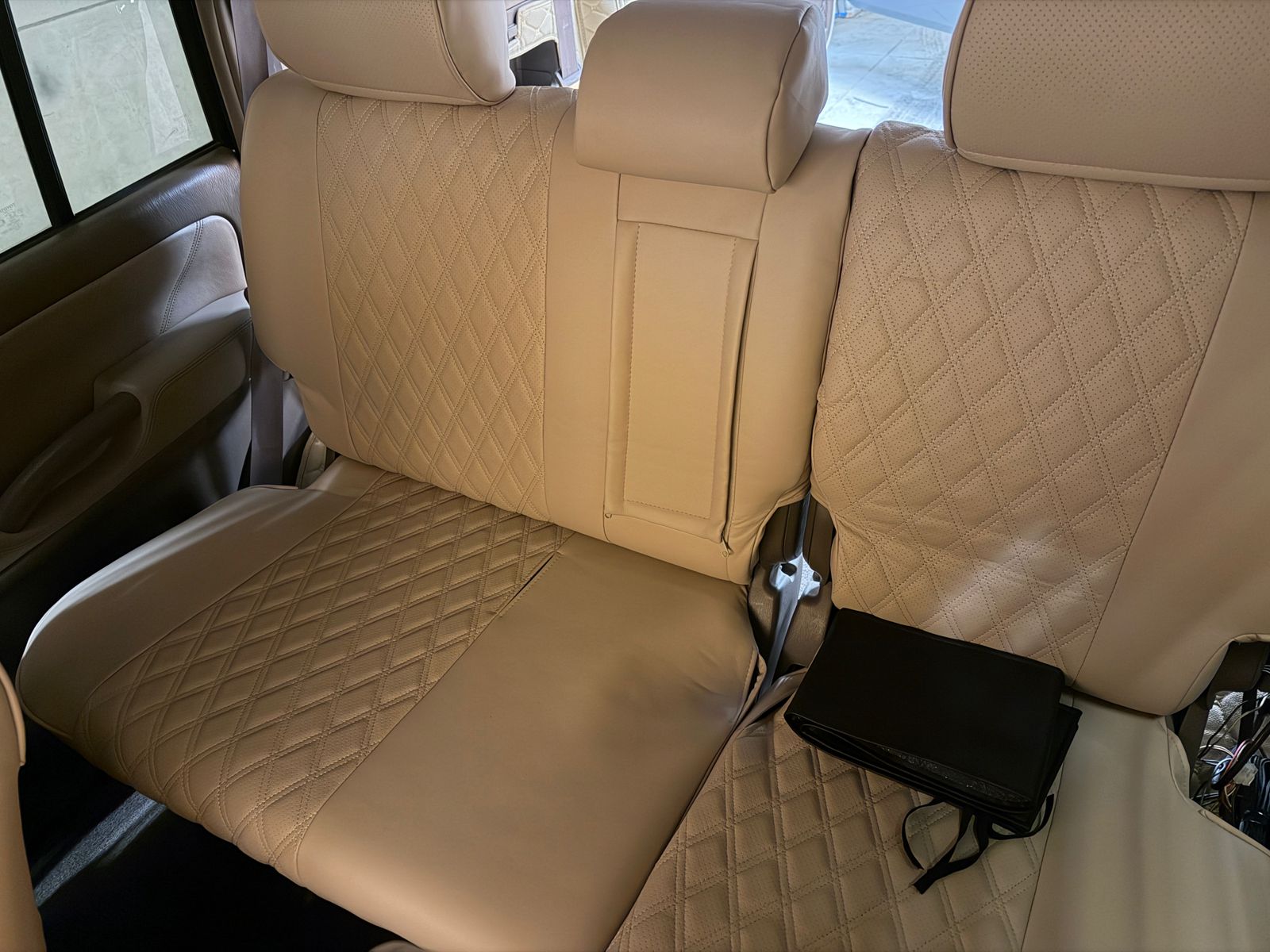 Чехлы из экокожи Toyota Land Cruiser Prado 95 1996-2002 правый руль 40/60 5 дверн. (Мод.249.0) Автокомфорт