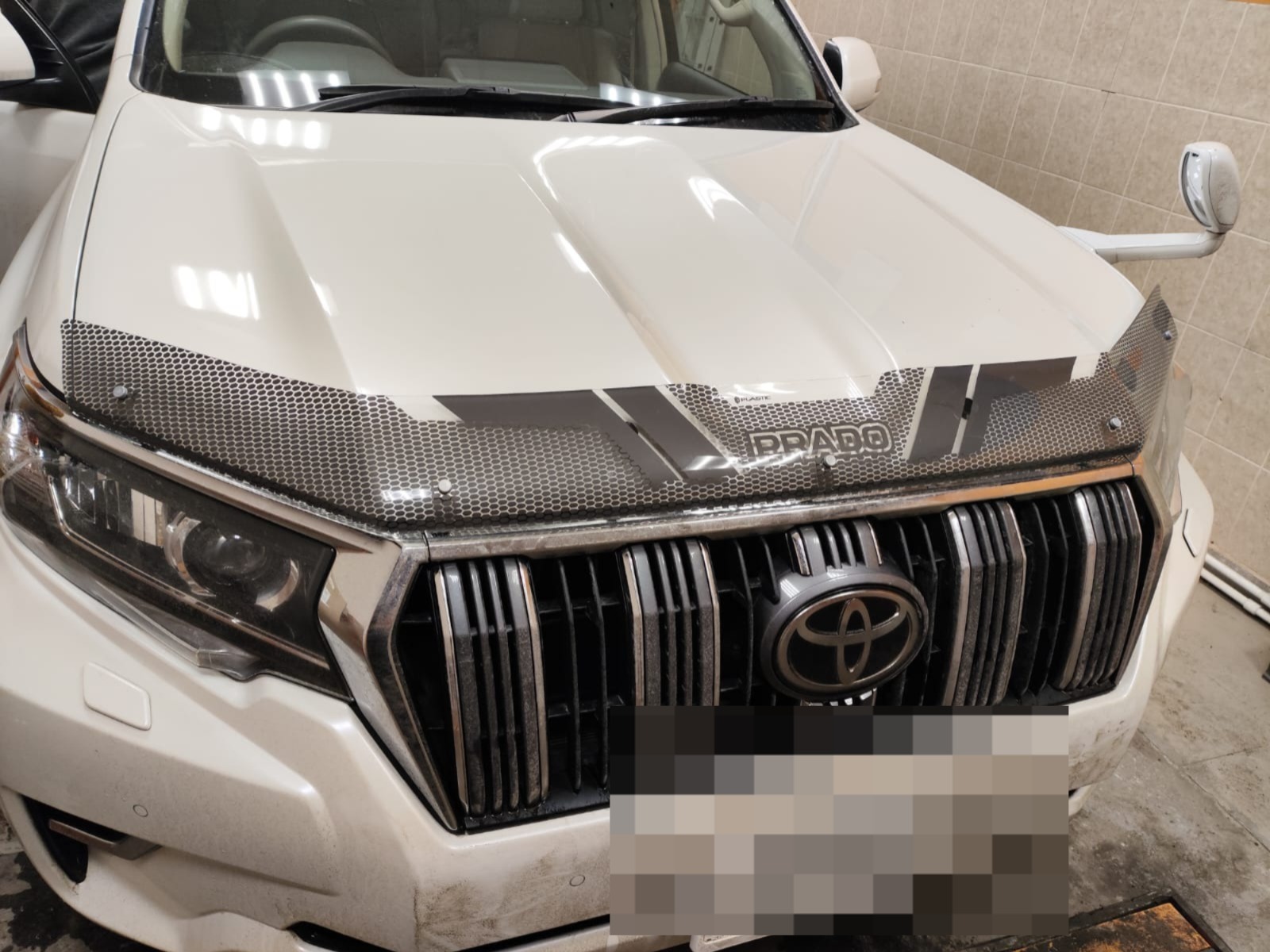 Дефлектор капота Серия "Art" графит Toyota Land Cruiser Prado  2017–н.в.  СА Пластик