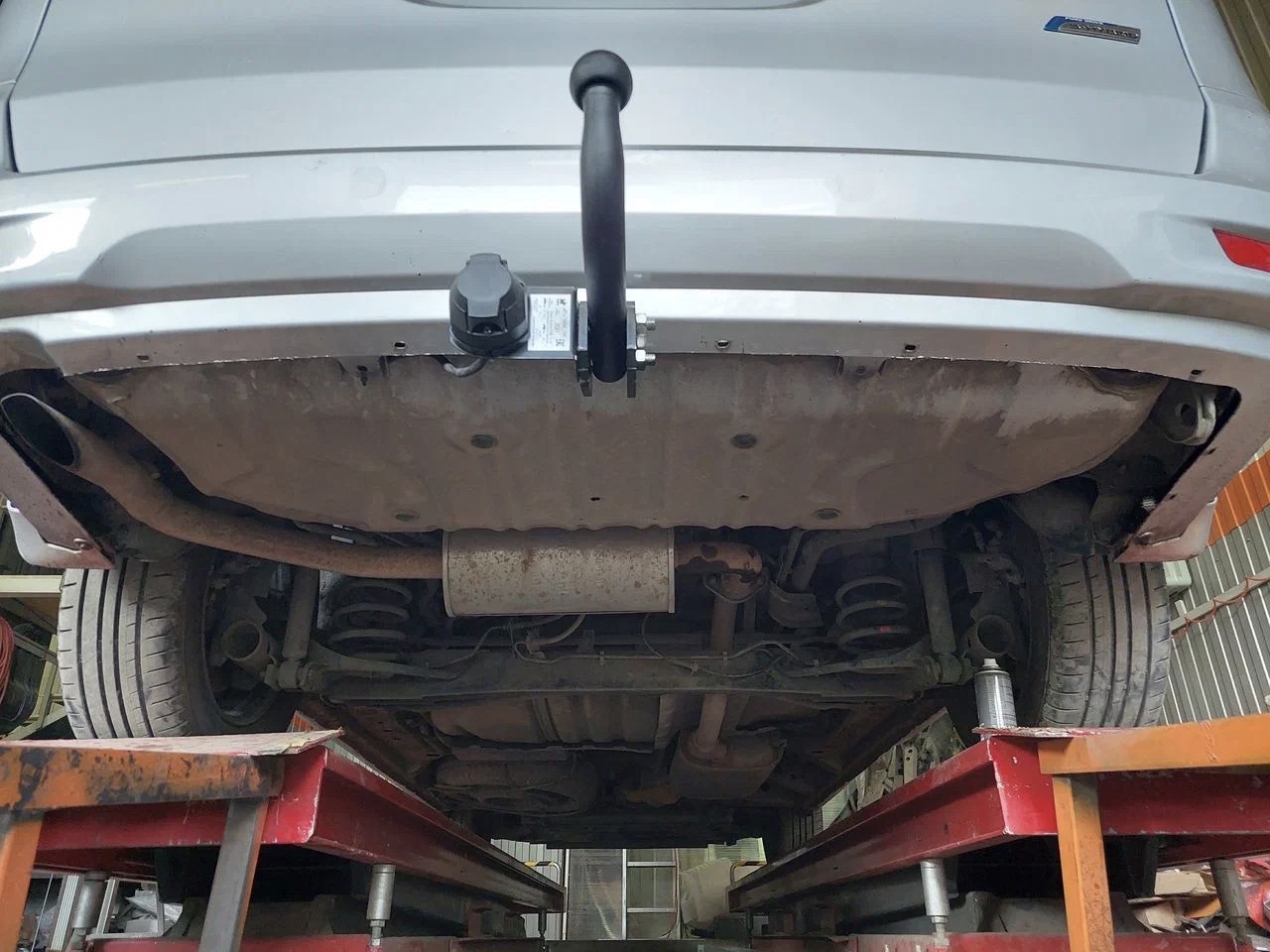 Фаркоп Nissan Serena 26 2010-2016 2WD/4WD стандартная комплекатция  тип шара A Halty