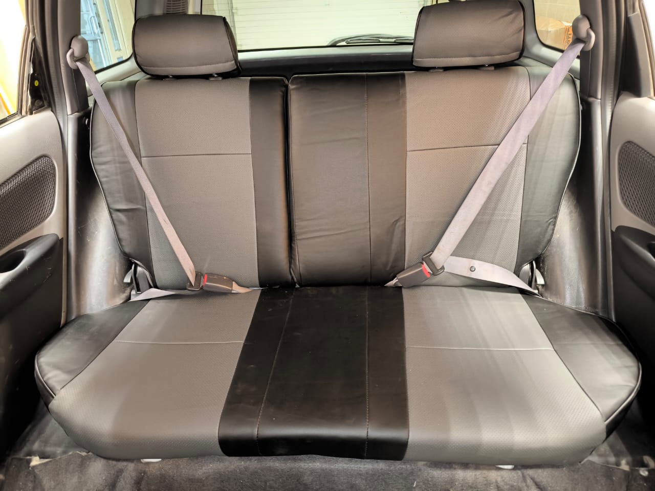 Чехлы из экокожи Nissan Wingroad II+r [Y11] 05.1999-10.2005 (Мод.136.0) Автокомфорт