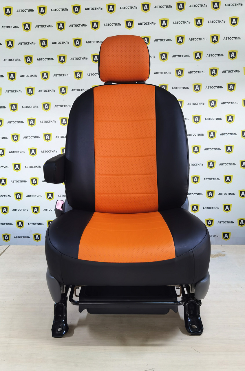 Чехлы Toyota Sienta 80 2003-2015  на 2 ряда Автостиль