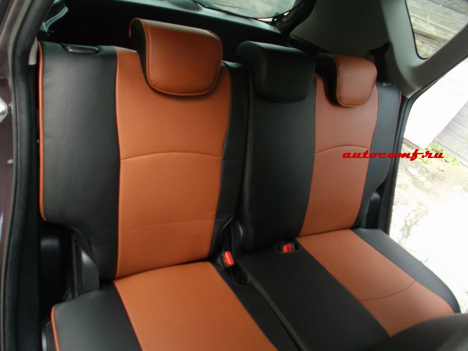 Чехлы из экокожи Toyota Ractis II+r 120 11.2010-08.2016 2WD (Мод.405.0) Автокомфорт