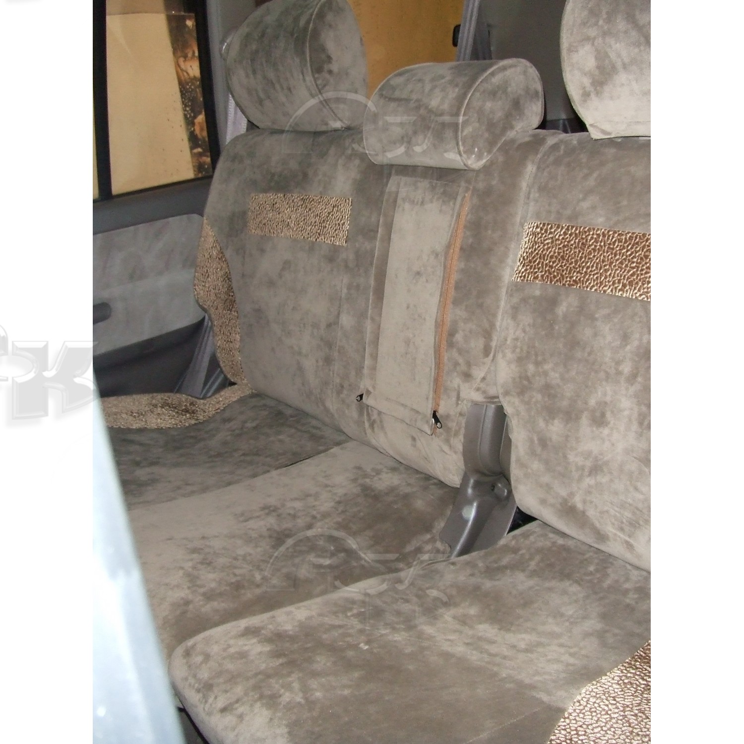 Чехлы из экокожи Toyota Land Cruiser Prado 95 1996-2002 правый руль 40/60 5 дверн. (Мод.249.0) Автокомфорт