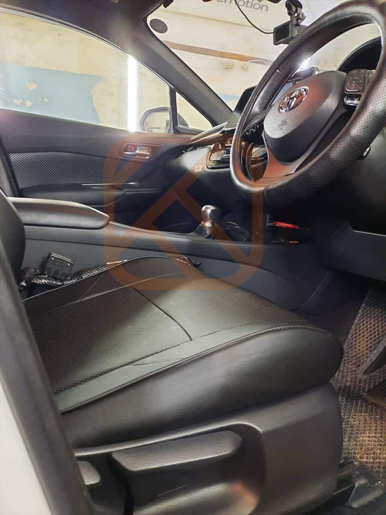 !Чехлы из экокожи Toyota C-HR I 2016- л.р.+пр.р.(Мод.440.0) Автокомфорт