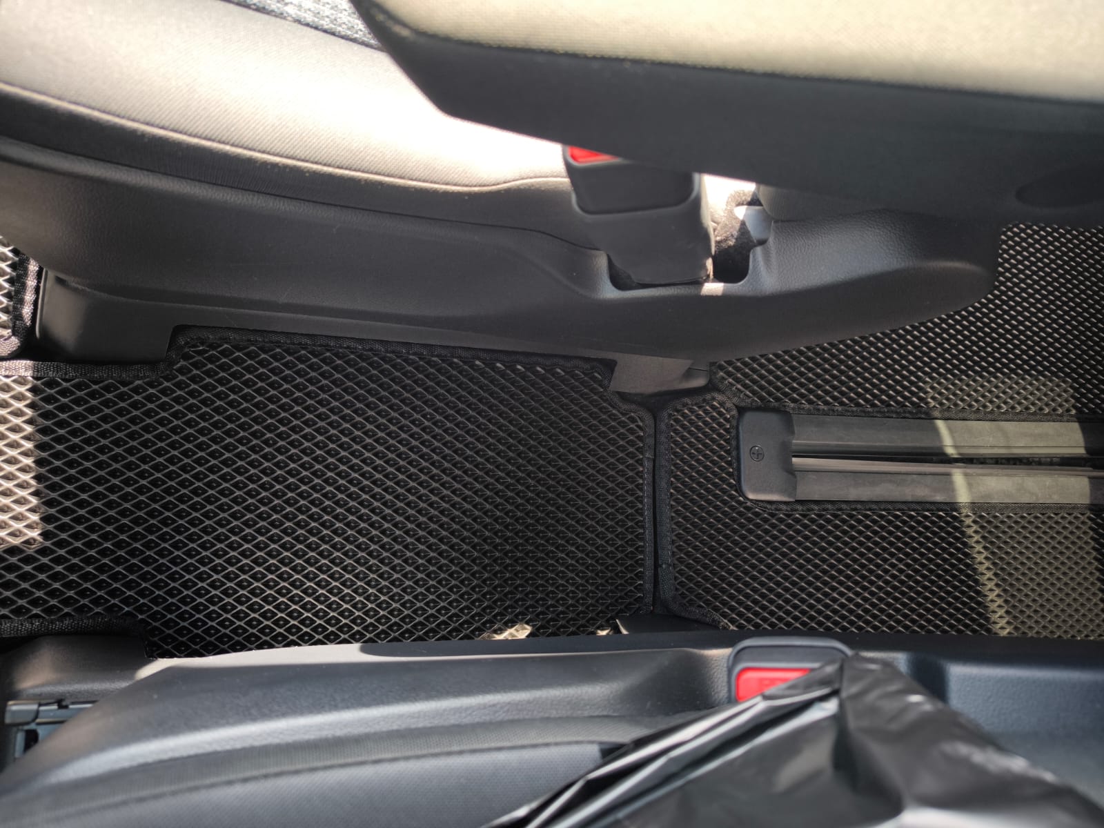 !Коврики в салон EVA Toyota Noah 90 / Voxy 2022 - н.в. 60/40