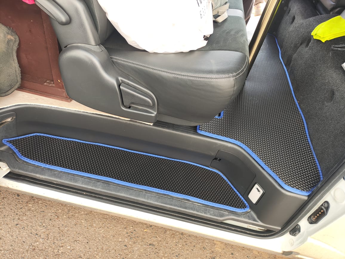 Коврики в салон EVA Toyota Hiace 206 2004-2017 узкая кабина на 2 ряда