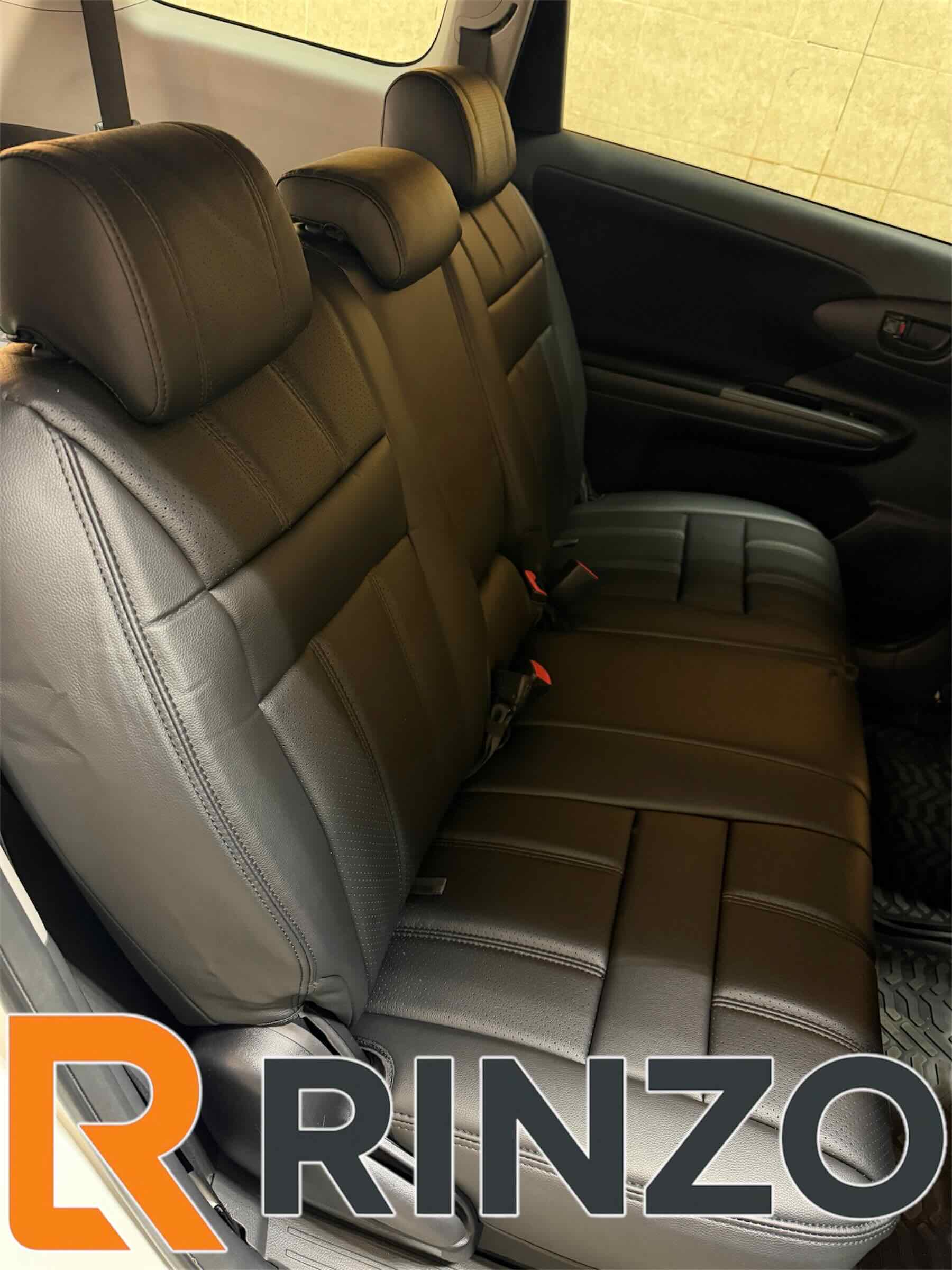 Чехлы Rinzo кожа PVC Toyota Wish 2009-2017 два ряда (черный) Vector