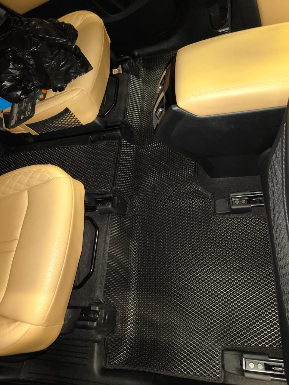 Коврики в салон EVA 3D Kia Sorento MQ4  2020 - 2023 4-Поколение (капитанские кресла, гибрид)