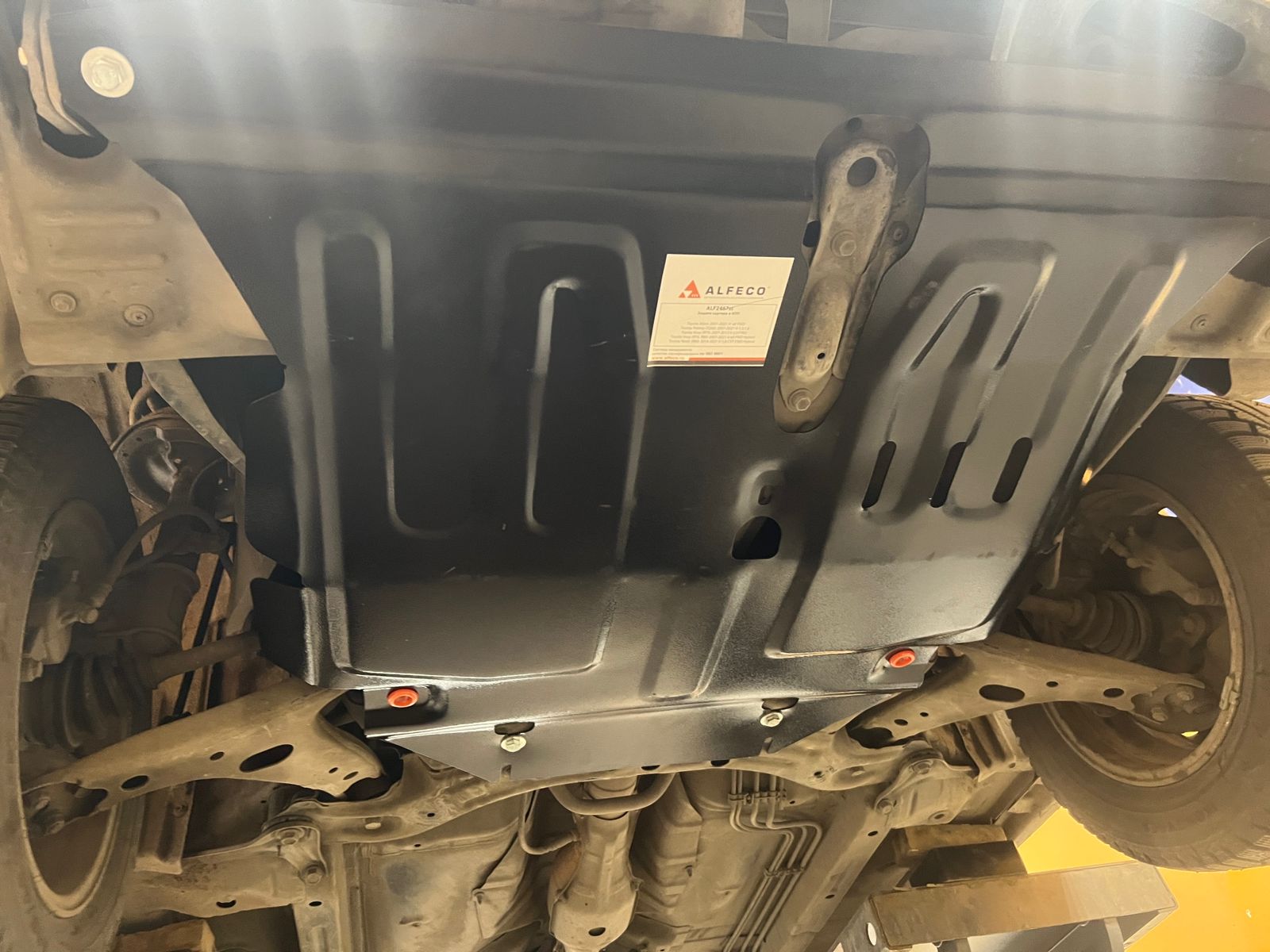 Защита картера и АКПП Toyota Allion \ Caldina 240 (2 и 4 WD) \ Premio 2 и 4 wd 2001-2007, 2007- \ Noah 60 70 80\ Voxy 2 - 4 wd 80 \ Vista Ardeo 2wd кузов сталь 2мм