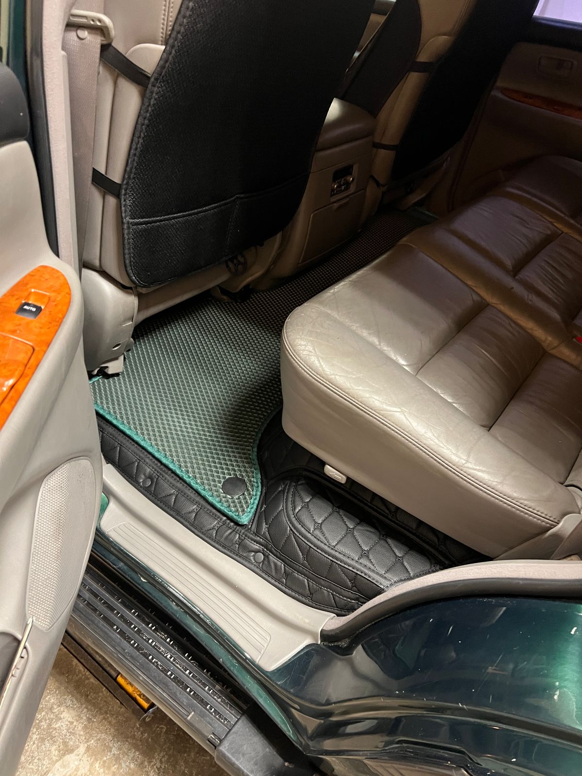 Кожаные коврики в салон 3D для Toyota Land Cruiser 100 1998-2007 левый руль