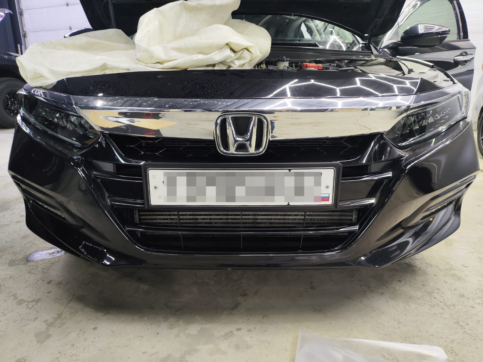 Утеплитель радиатора кожаный Honda Accord 10 2019-2022 из 3 частей