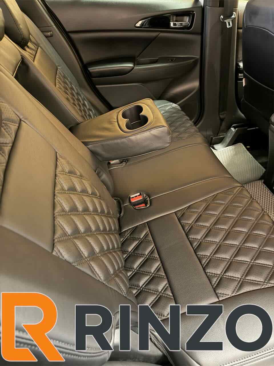 Чехлы Rinzo кожа PVC Mitsubishi Eclipse Cross 2020-  Рестайлинг (2 ряда) модель Grid (черный) (ромб)