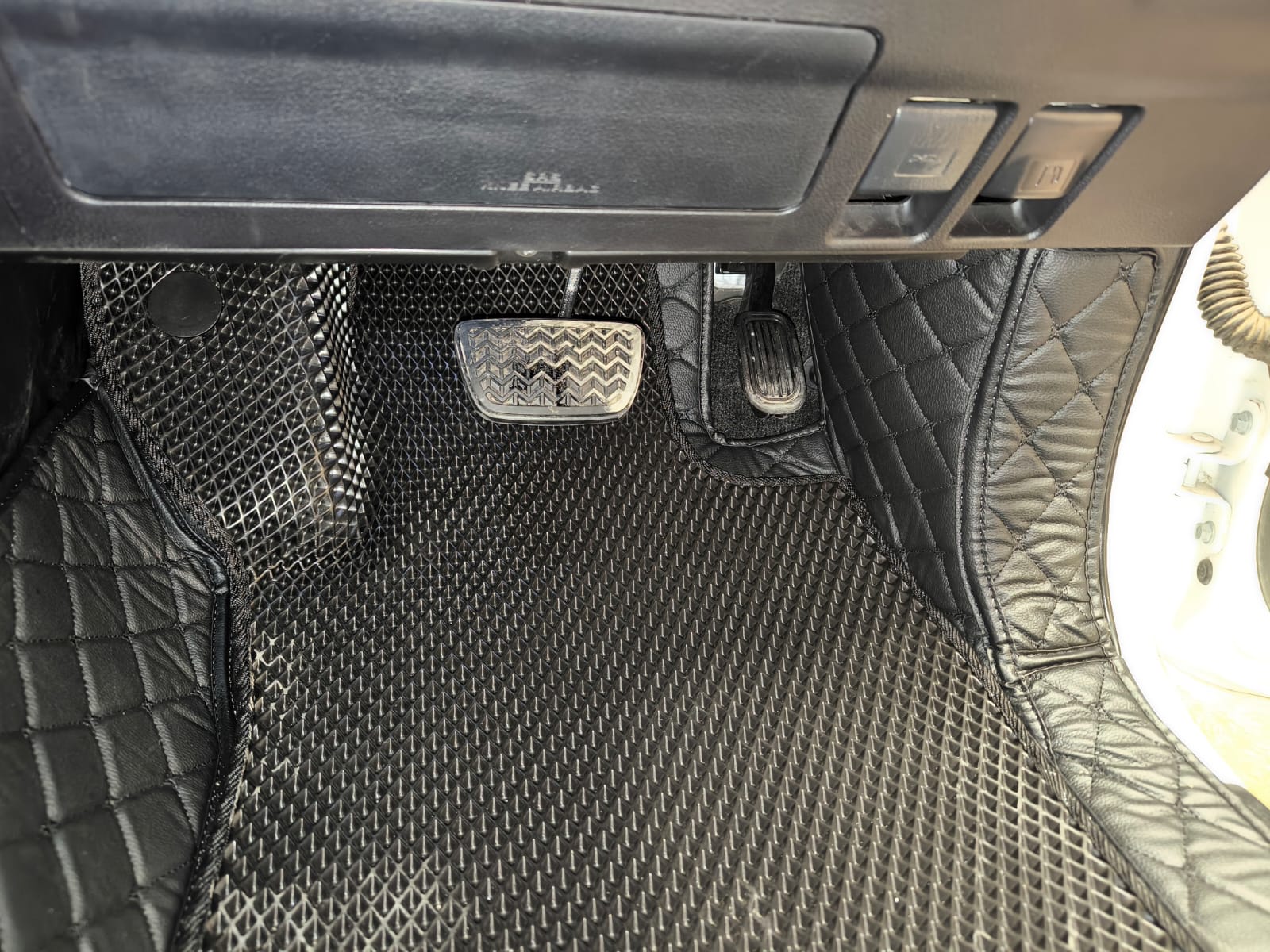 Коврики кожаные в салон 3D Toyota Land Cruiser Prado 150 Правый руль  7 мест