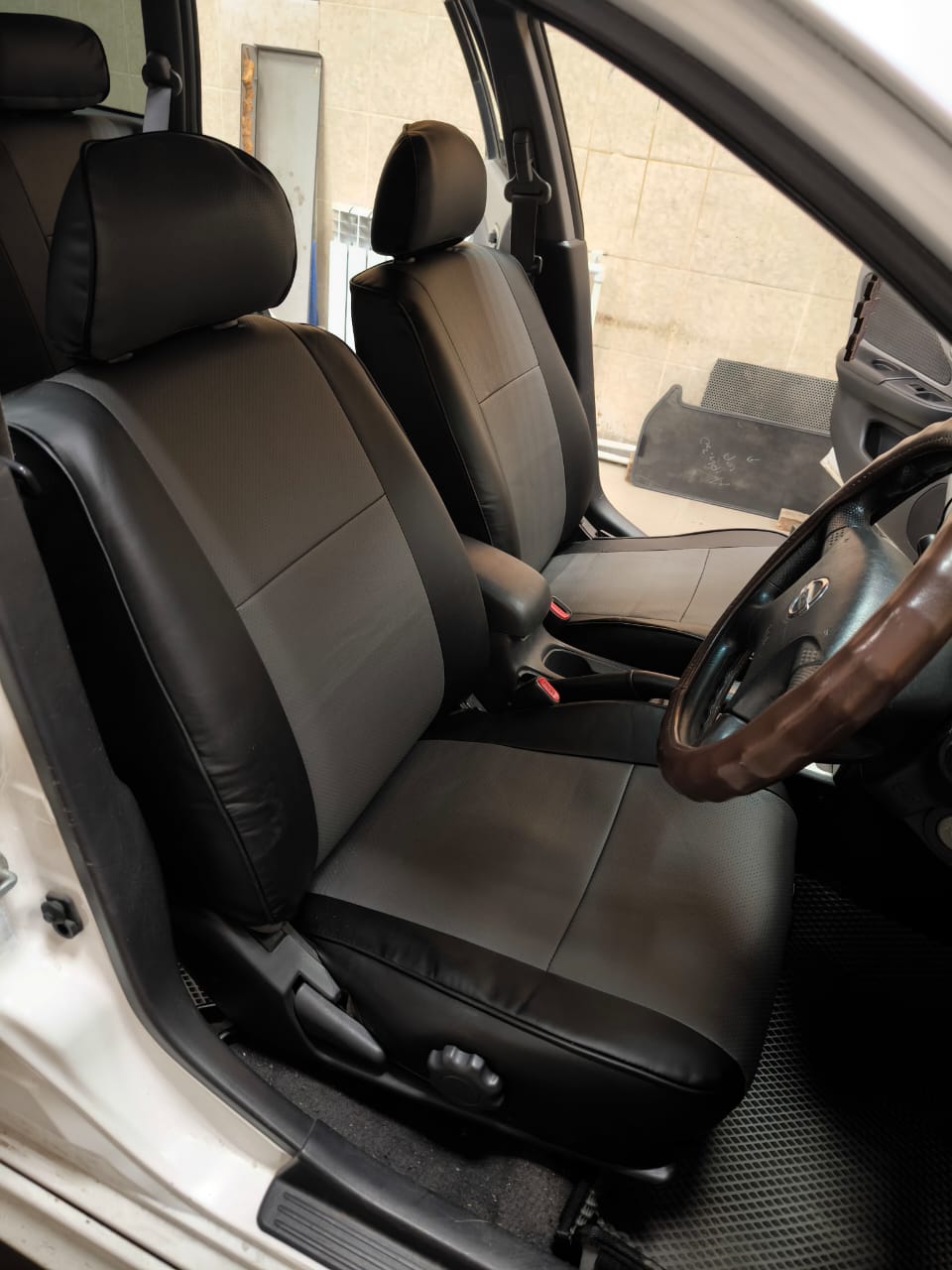 Чехлы из экокожи Nissan Wingroad II+r [Y11] 05.1999-10.2005 (Мод.136.0) Автокомфорт