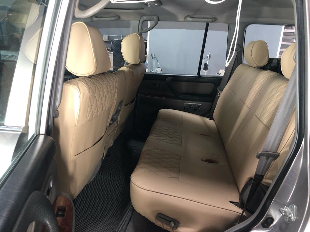 Чехлы из экокожи Toyota Land Cruiser 105 1998-2007 диван левый руль  (Мод.234.0) Автокомфорт