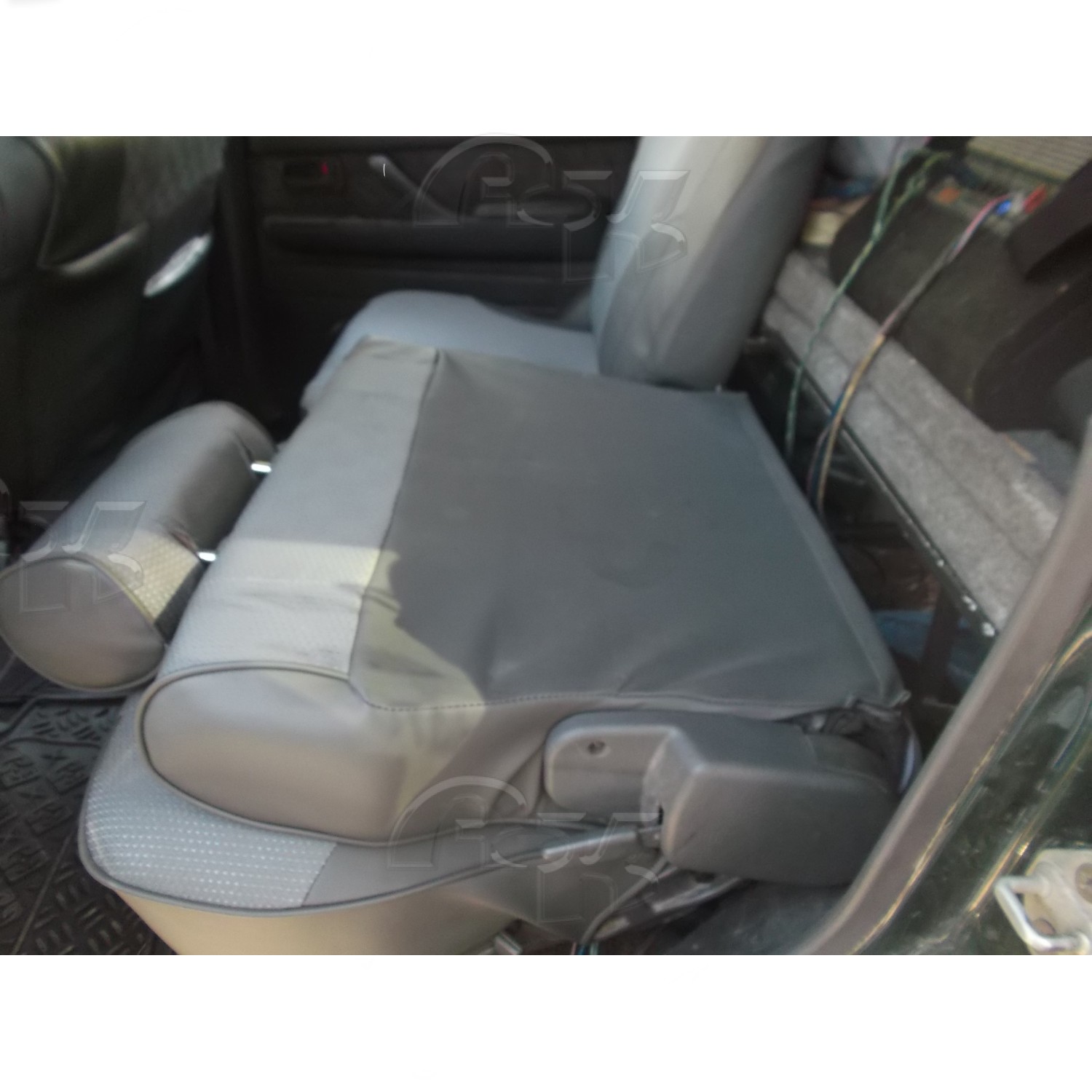 Чехлы из экокожи Toyota Land Cruiser 80 1989-1997 1+1 спереди, 50/50 (Мод.289.0) Автокомфорт