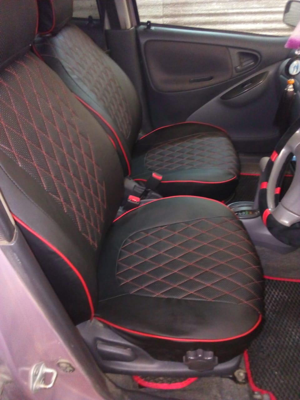 Чехлы из экокожи Toyota Vitz II 90 02.2005-11.2010 диван (Мод.269.0) Автокомфорт