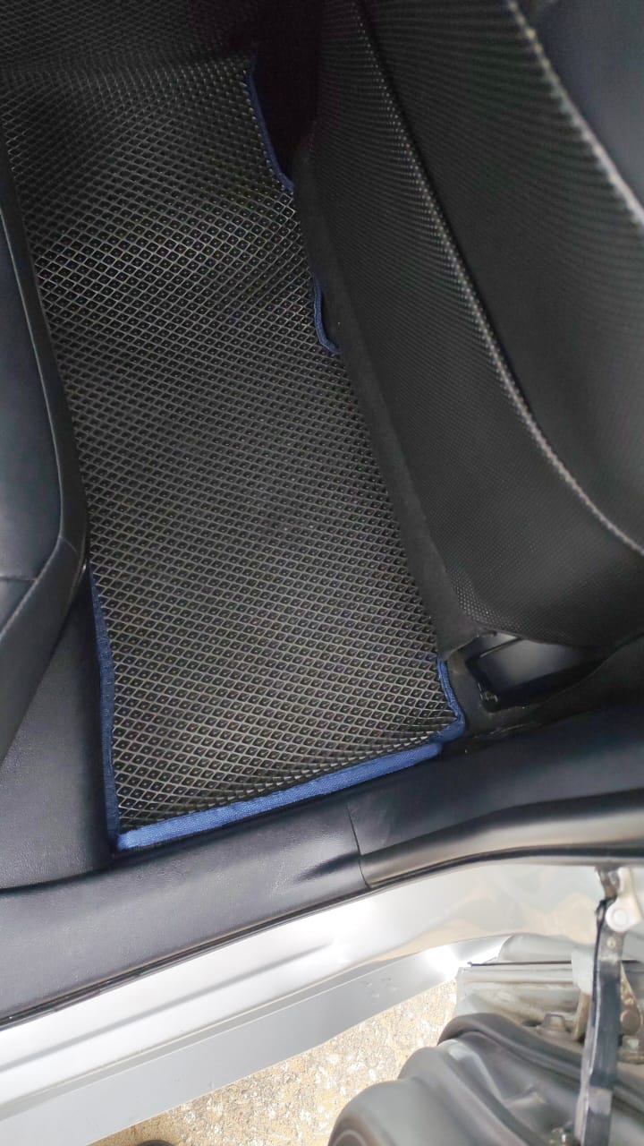 Коврики в салон EVA 3D Toyota Prius 50 2015 - н.в Второй ряд сплошной Правый руль