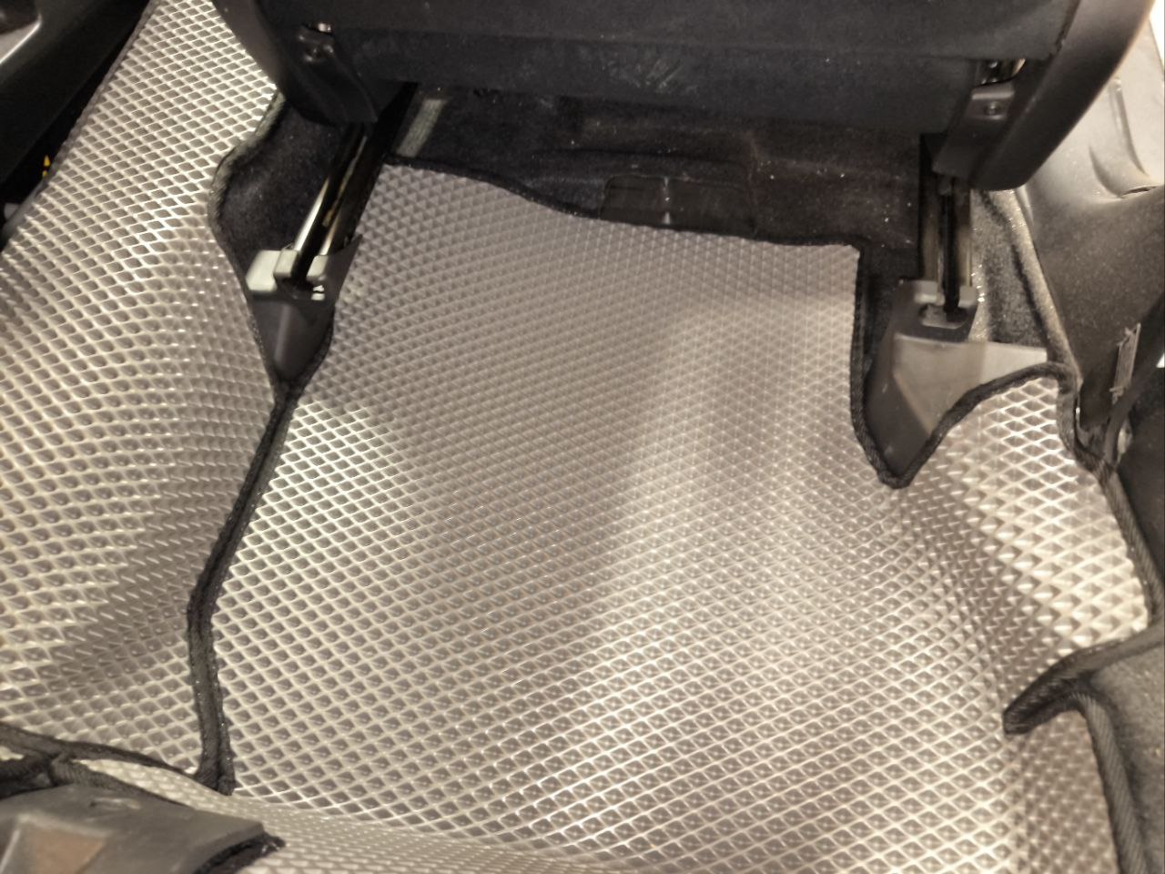 Коврики в салон EVA 3D Toyota Isis 2004 - н.в. 4WD