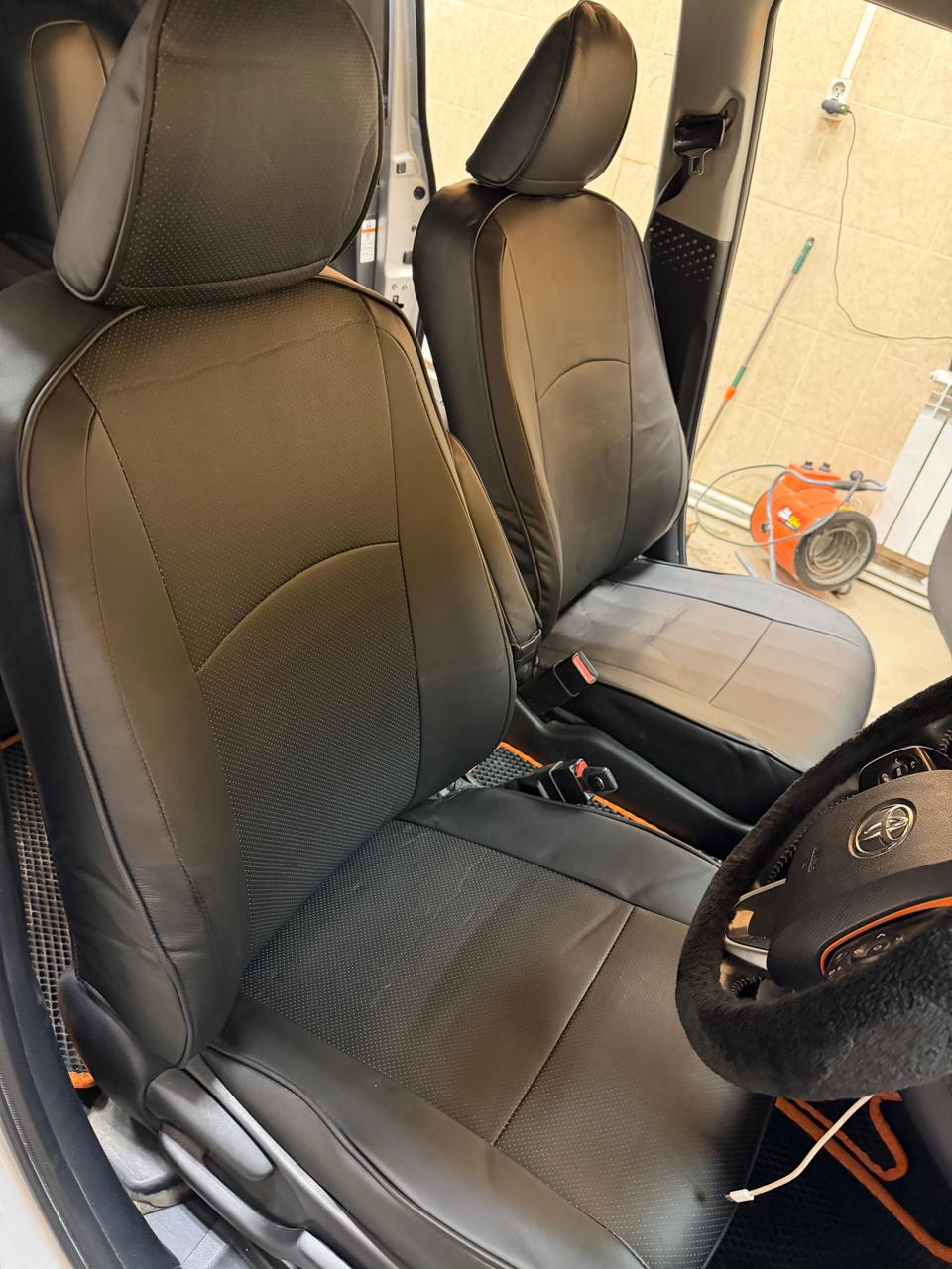 Чехлы из экокожи Toyota Sienta II 170 2015-2022 с зад.подл.(только для 6 местной) (Мод.374.1) - 2 ряда Автокомфорт