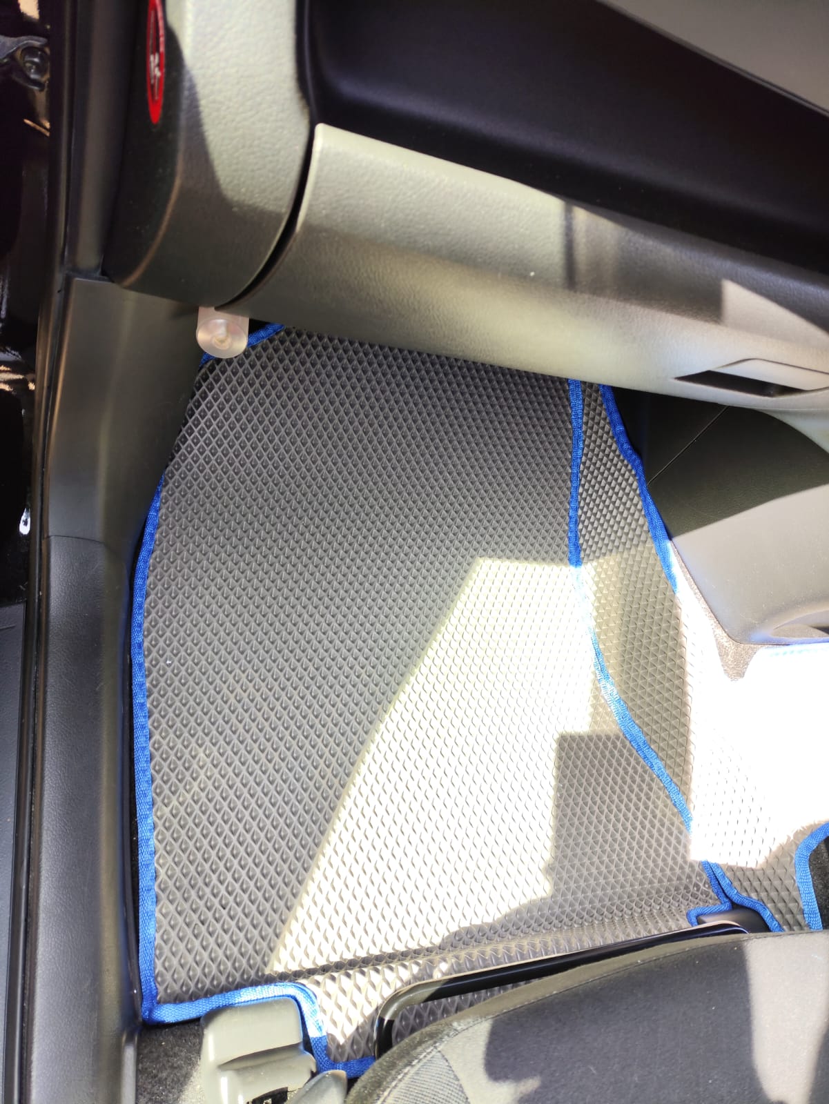 Коврики в салон 3D EVA TOYOTA Wish 20 2WD 2009- н.в. БЕЗ ПОДСТАКАННИКА