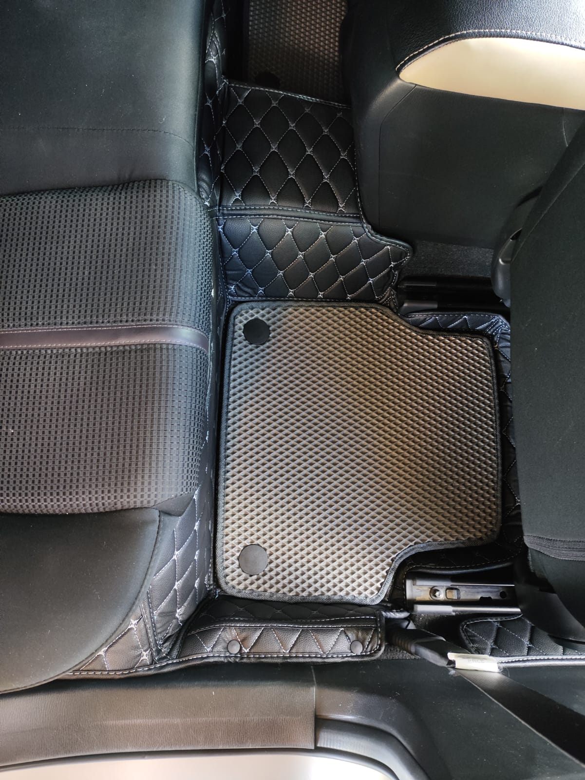 Коврики в салон кожаные 3D Mazda Axela 2014-2019 2wd
