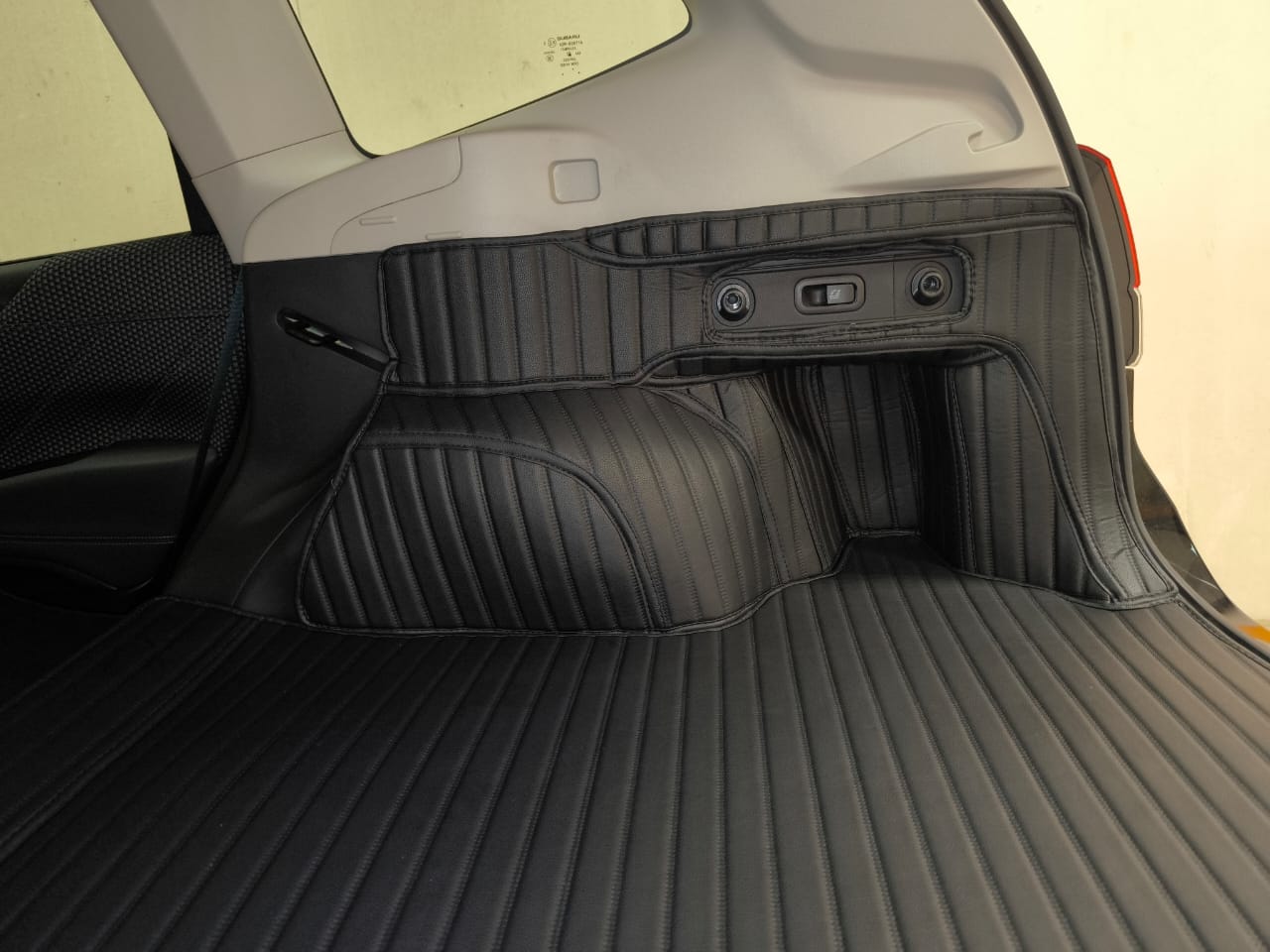 Кожаные коврики в багажник  Subaru Forester SK 2018-