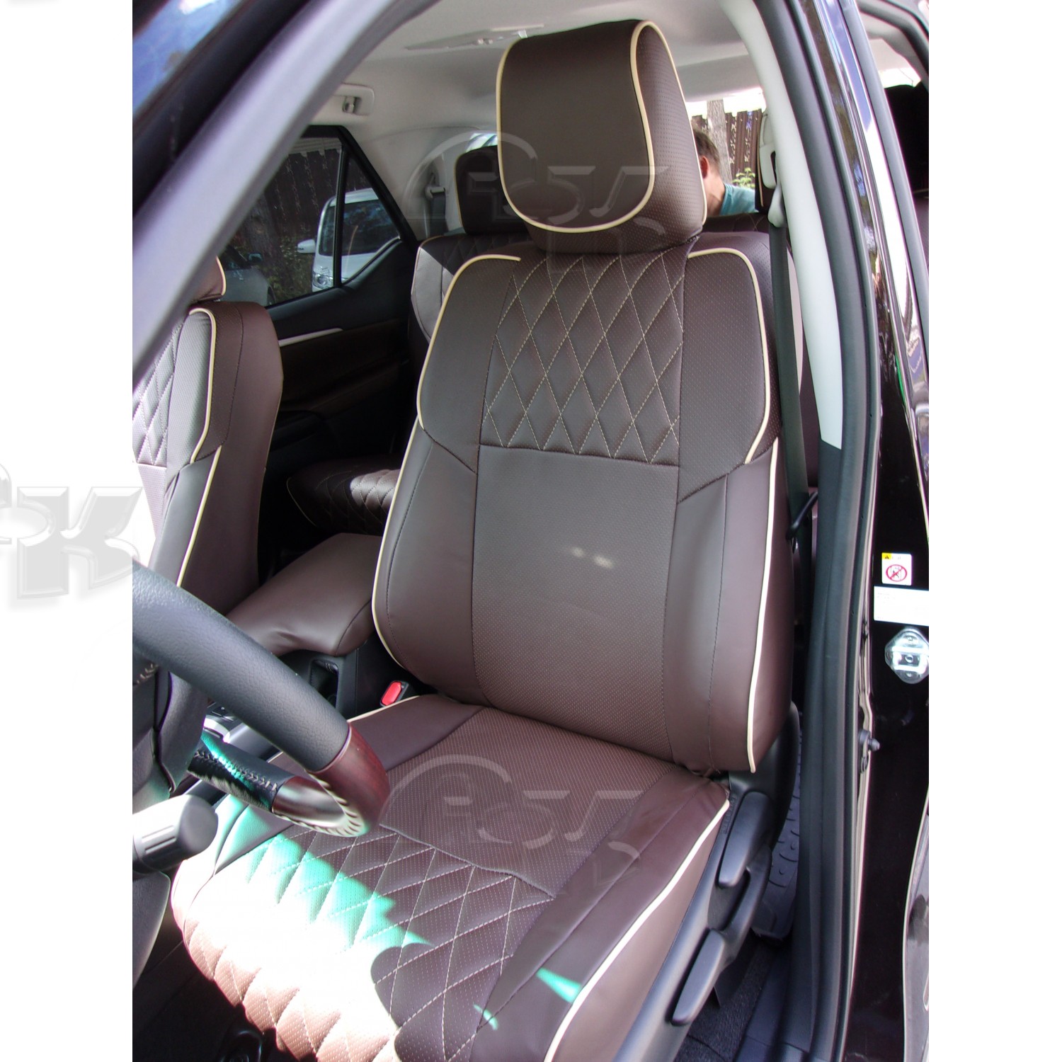 Чехлы из экокожи Toyota Fortuner II [AN160] 07.2015- (Мод.415.0) - 2 ряда Автокомфорт