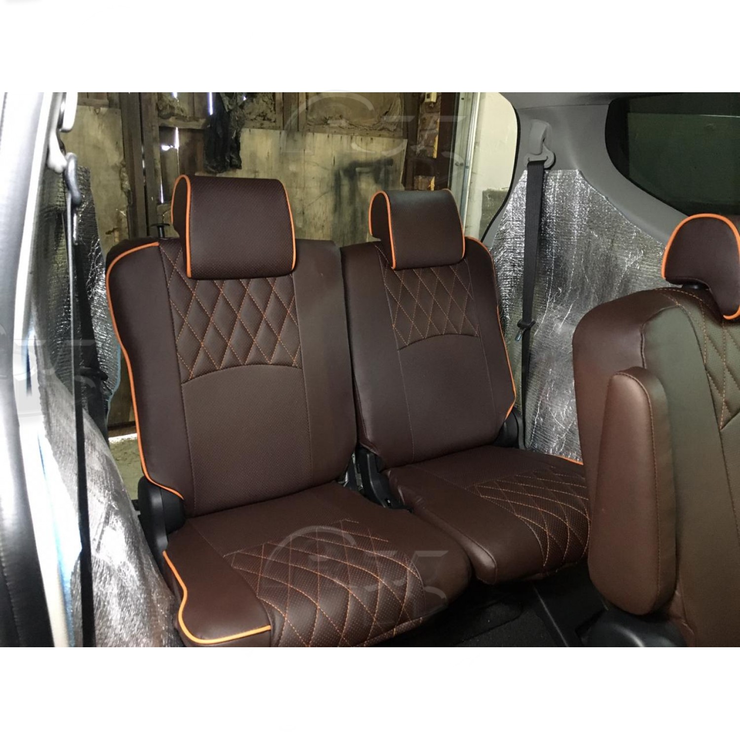 Чехлы из экокожи Toyota Sienta II (XP170) 2015-2022 с зад.подл.  (Мод.374.0) - 3 ряда Автокомфорт
