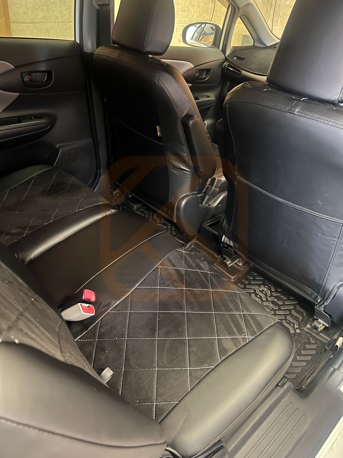 Чехлы Toyota Wish 20/25 с 2009-> 3 ряда Автостиль
