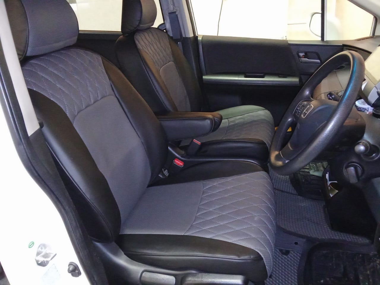 !Чехлы из экокожи Honda Freed I+r+r2 [GB] 05.2008-08.2016 40/40 (Мод.470.1) - 2 ряда Автокомфорт