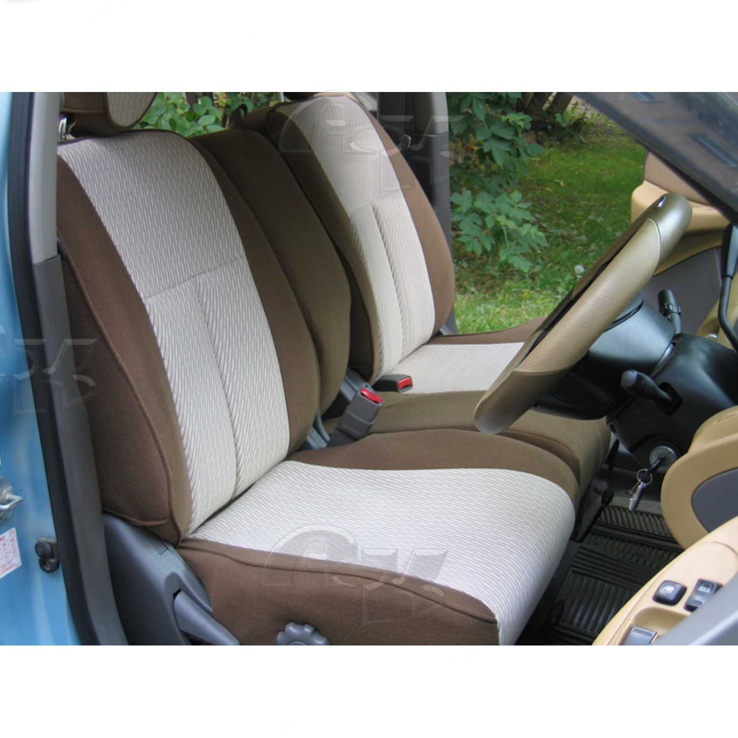 Чехлы из экокожи Nissan Tino I [V10] 12.1998-03.2003 6 мест (Мод.135.0) Автокомфорт