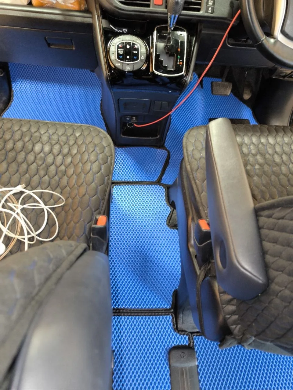 Коврики в салон EVA Toyota Noah  / Voxy / Esquire ZWR 80 2014-2021 40/40 НЕ ГИБРИД