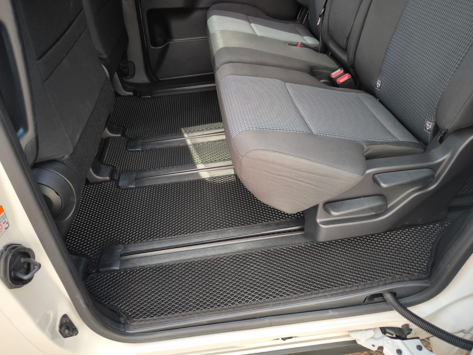 !Коврики в салон EVA Toyota Noah 90 / Voxy 2022 - н.в. 60/40