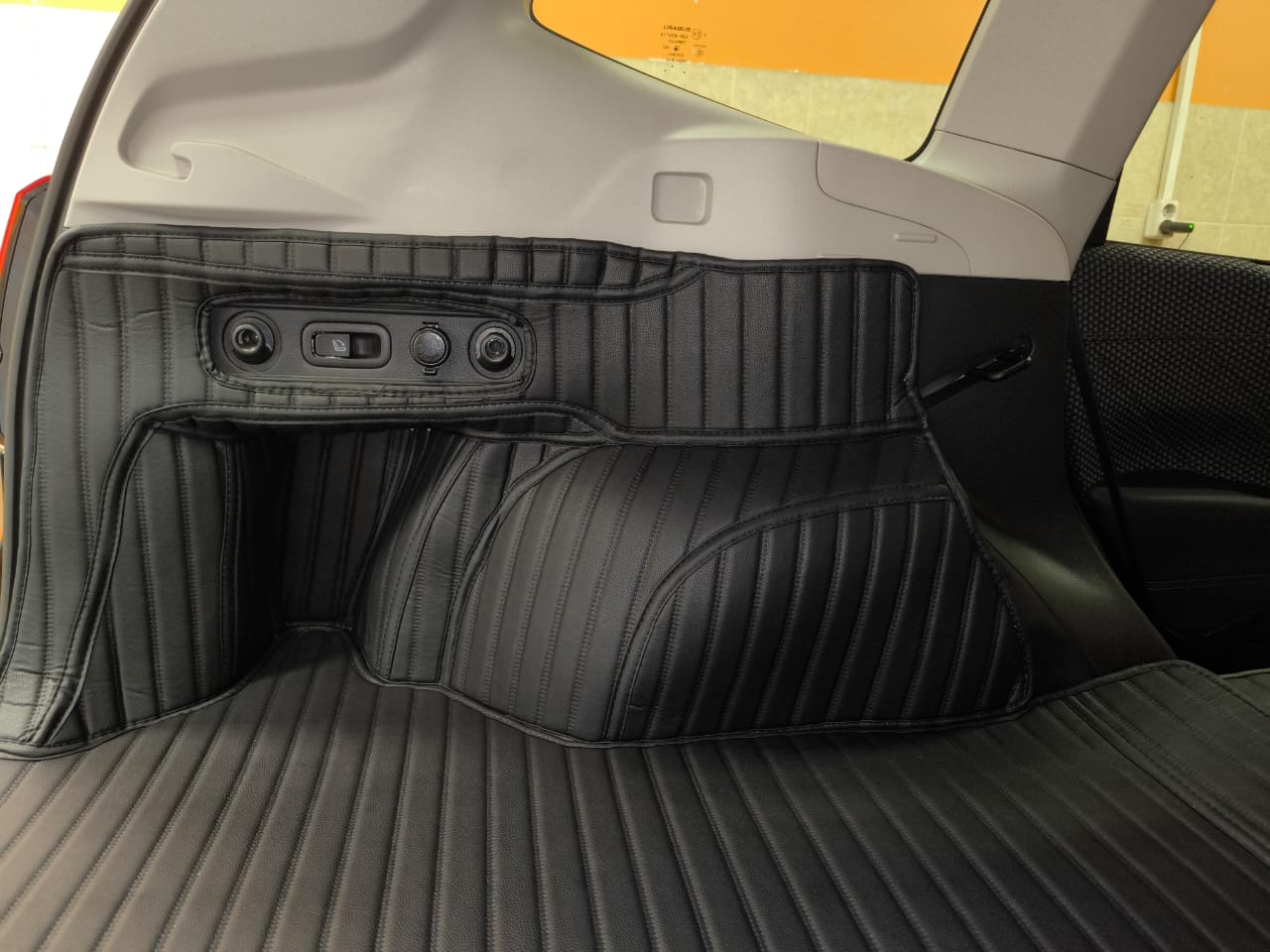 Кожаные коврики в багажник  Subaru Forester SK 2018-