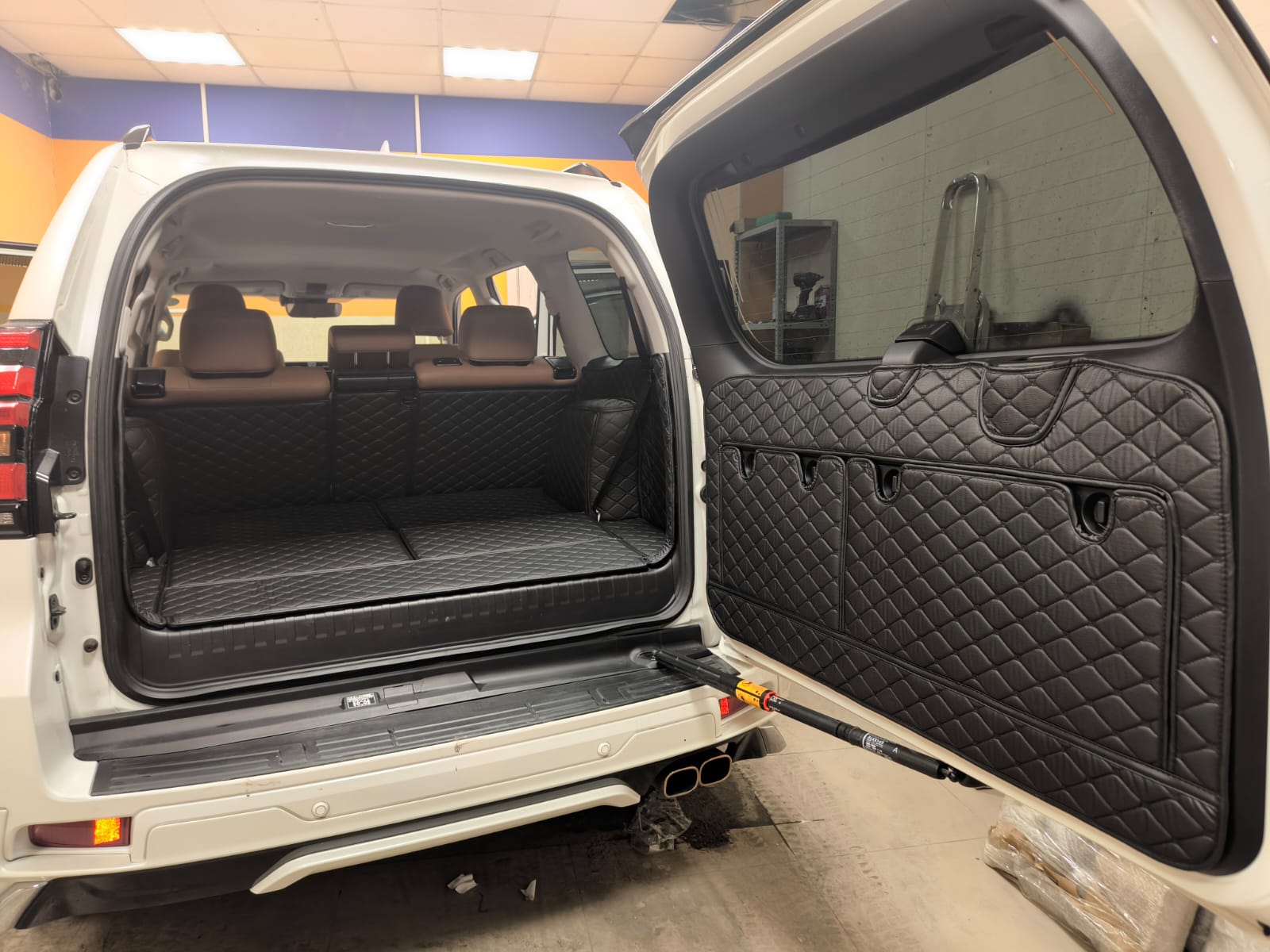 Коврик 3D в багажник кожаный Toyota Land Cruiser Prado 150 7 мест, правый руль