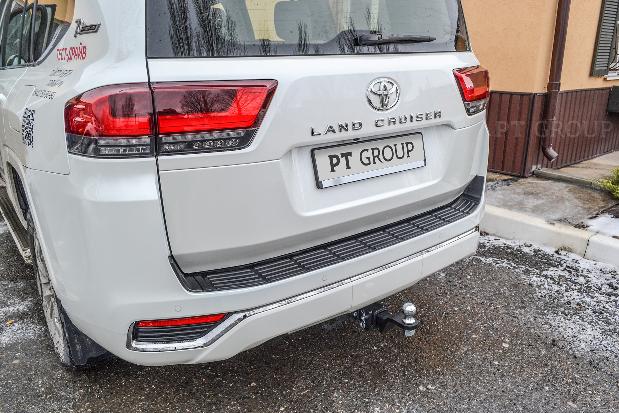 Фаркоп Toyota Land Cruiser 300 2021-> / Lexus LX600 под квадрат