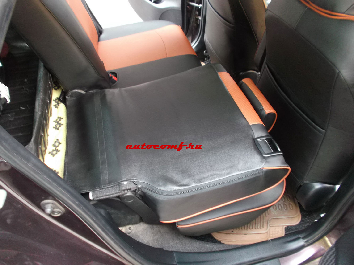 Чехлы из экокожи Toyota Ractis II+r 120 11.2010-08.2016 2WD (Мод.405.0) Автокомфорт
