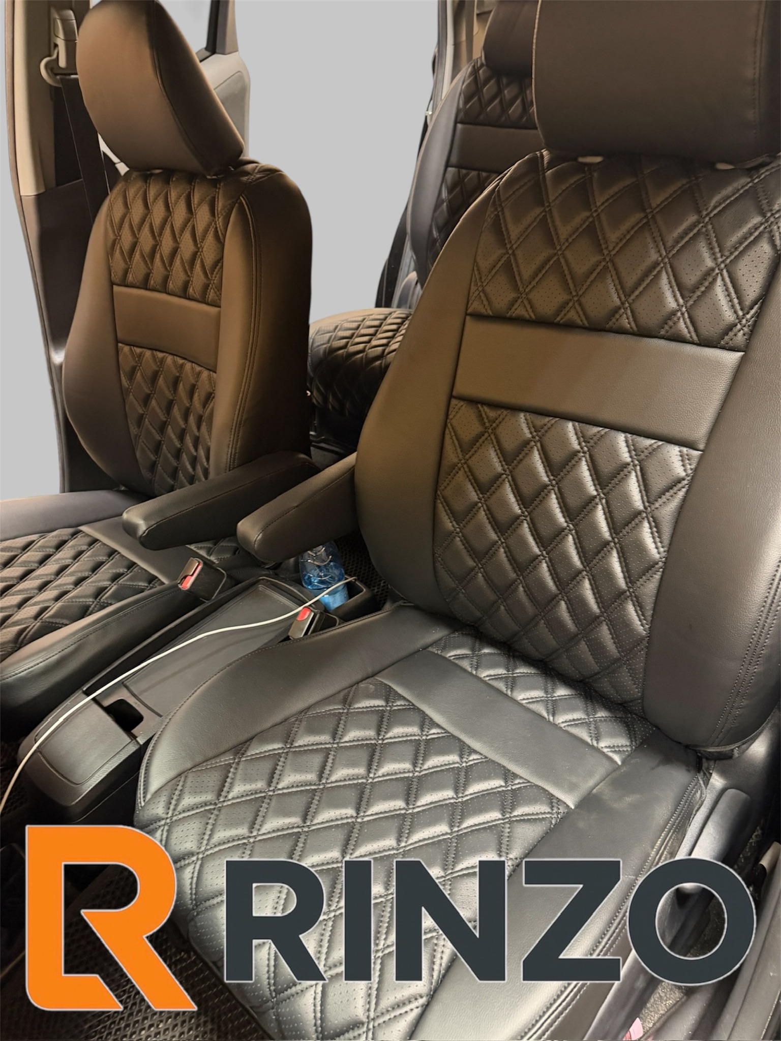 Чехлы Rinzo кожа PVC Toyota Wish 2009-2017  (3 ряда) модель Grid (ромб)
