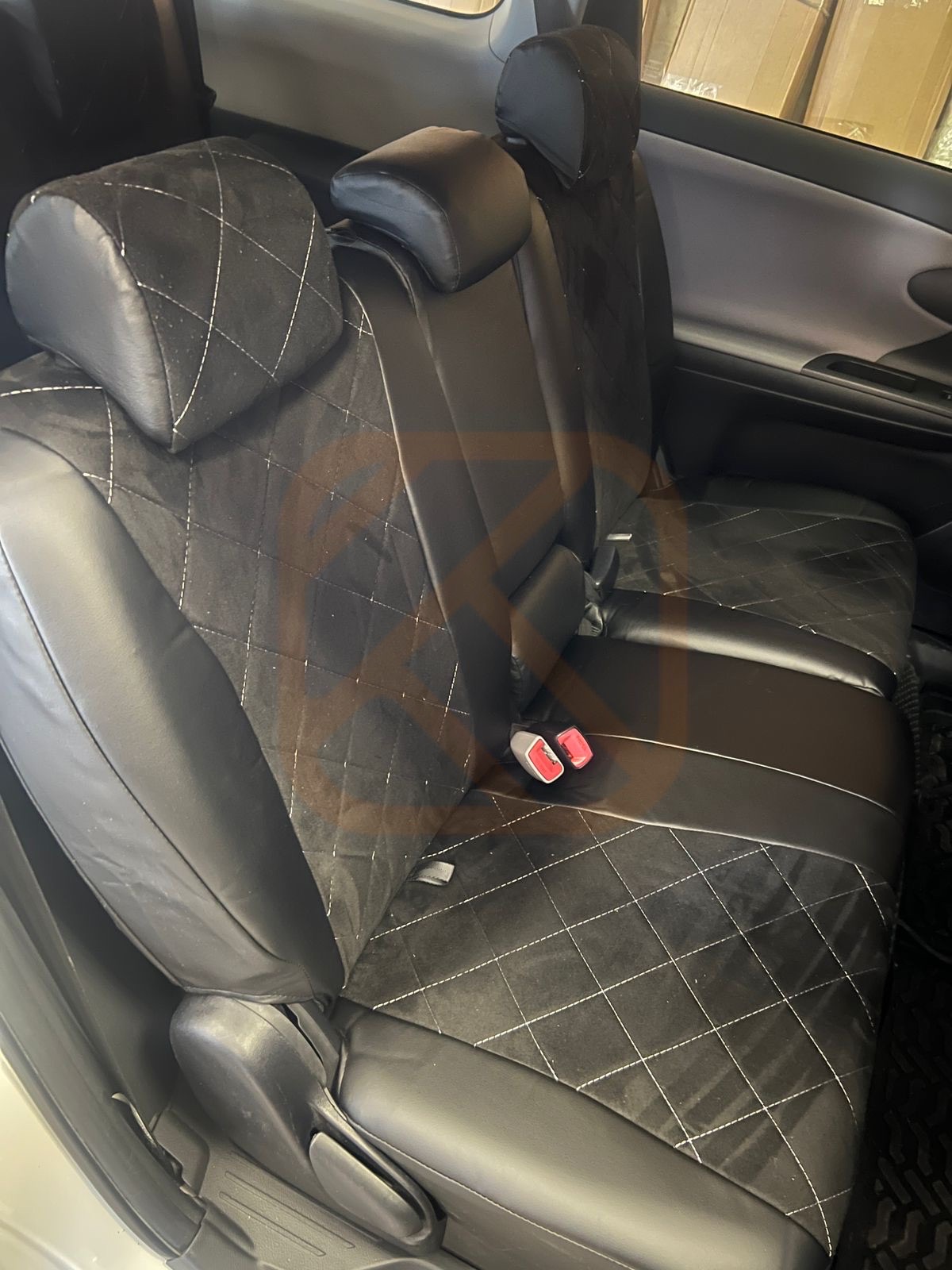 Чехлы Toyota Wish 20/25 с 2009-> 3 ряда Автостиль