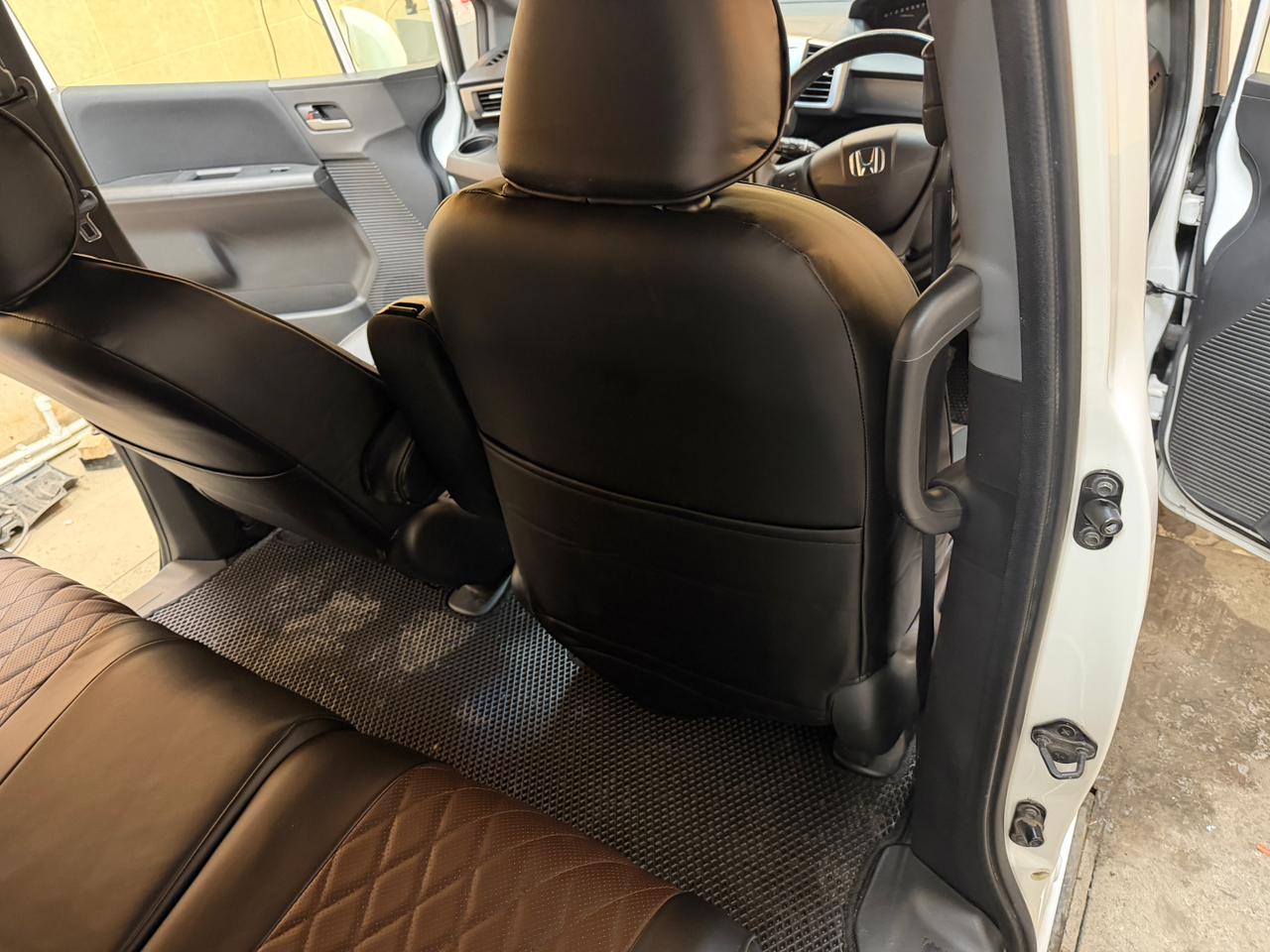 Чехлы Honda Freed Spike I+r+r2 [GB,GP] 07.2010-09.2016 два п.подл. (Мод.557.0)