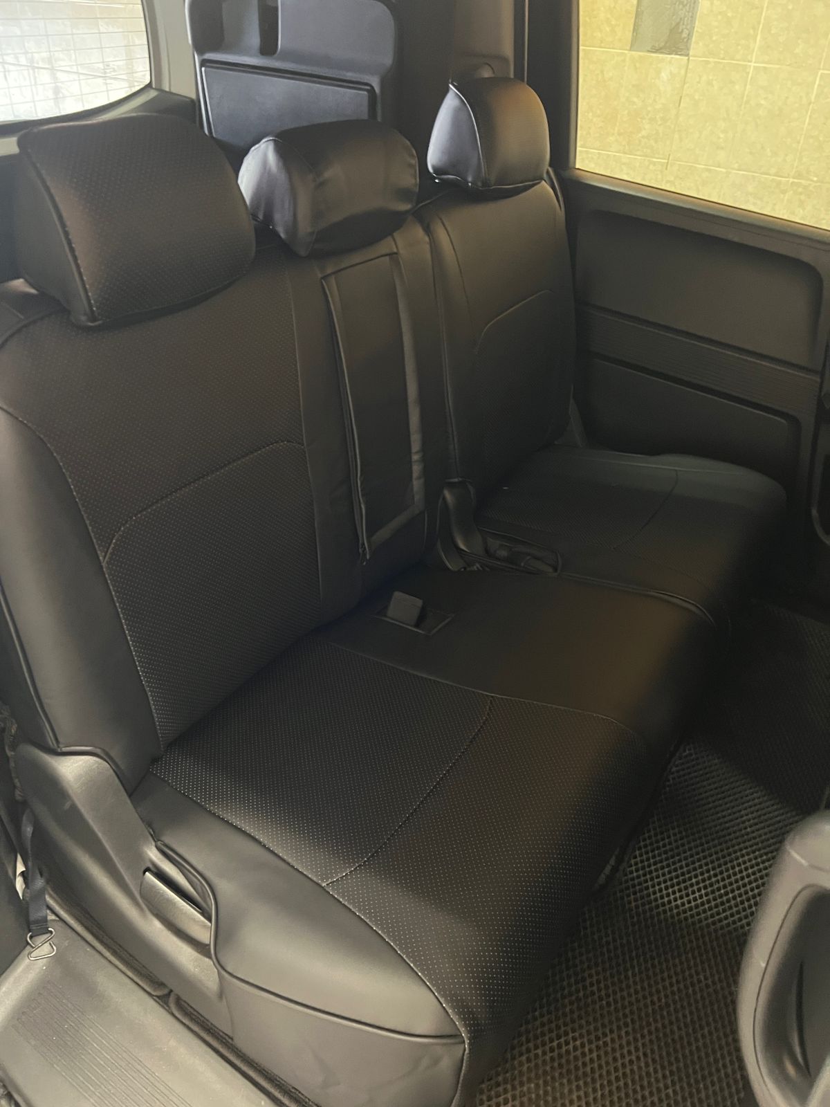 Чехлы из экокожи Honda Freed 60/40 [GB] 05.2008-08.2016  с 2 перед подлок (Мод.363.0) - 2 ряда Автокомфорт
