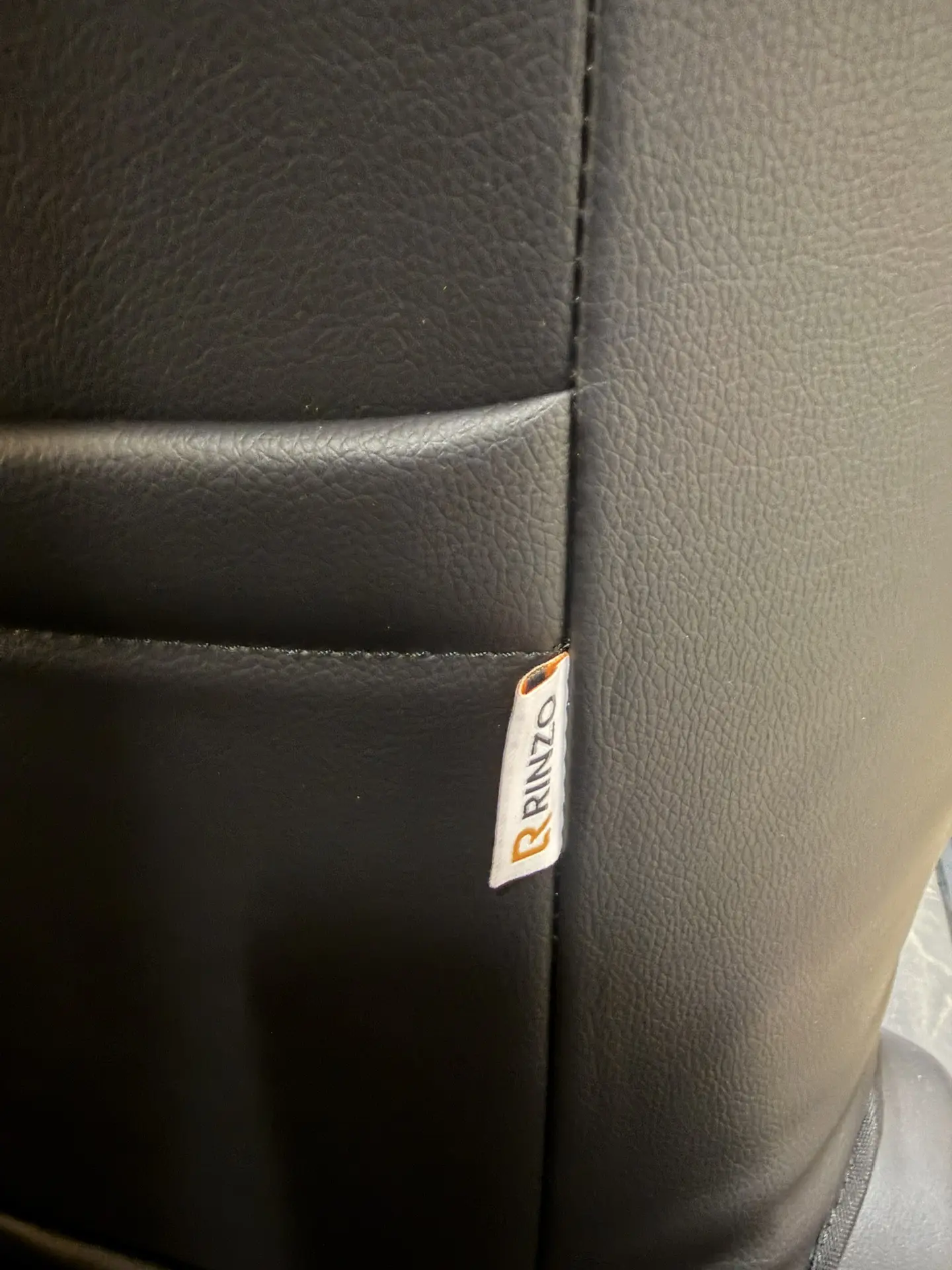 Чехлы Rinzo кожа PVC Toyota Prius A 40 (с подлокотником) модель Grid (ромб)