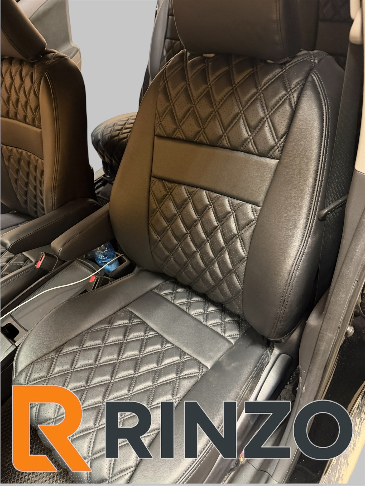 Чехлы Rinzo кожа PVC Toyota Wish 2009-2017  (2 ряда) модель Grid (ромб)