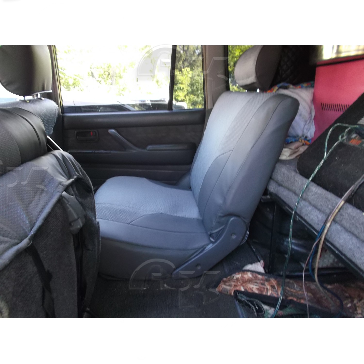 Чехлы из экокожи Toyota Land Cruiser 80 1989-1997 1+1 спереди, 50/50 (Мод.289.0) Автокомфорт