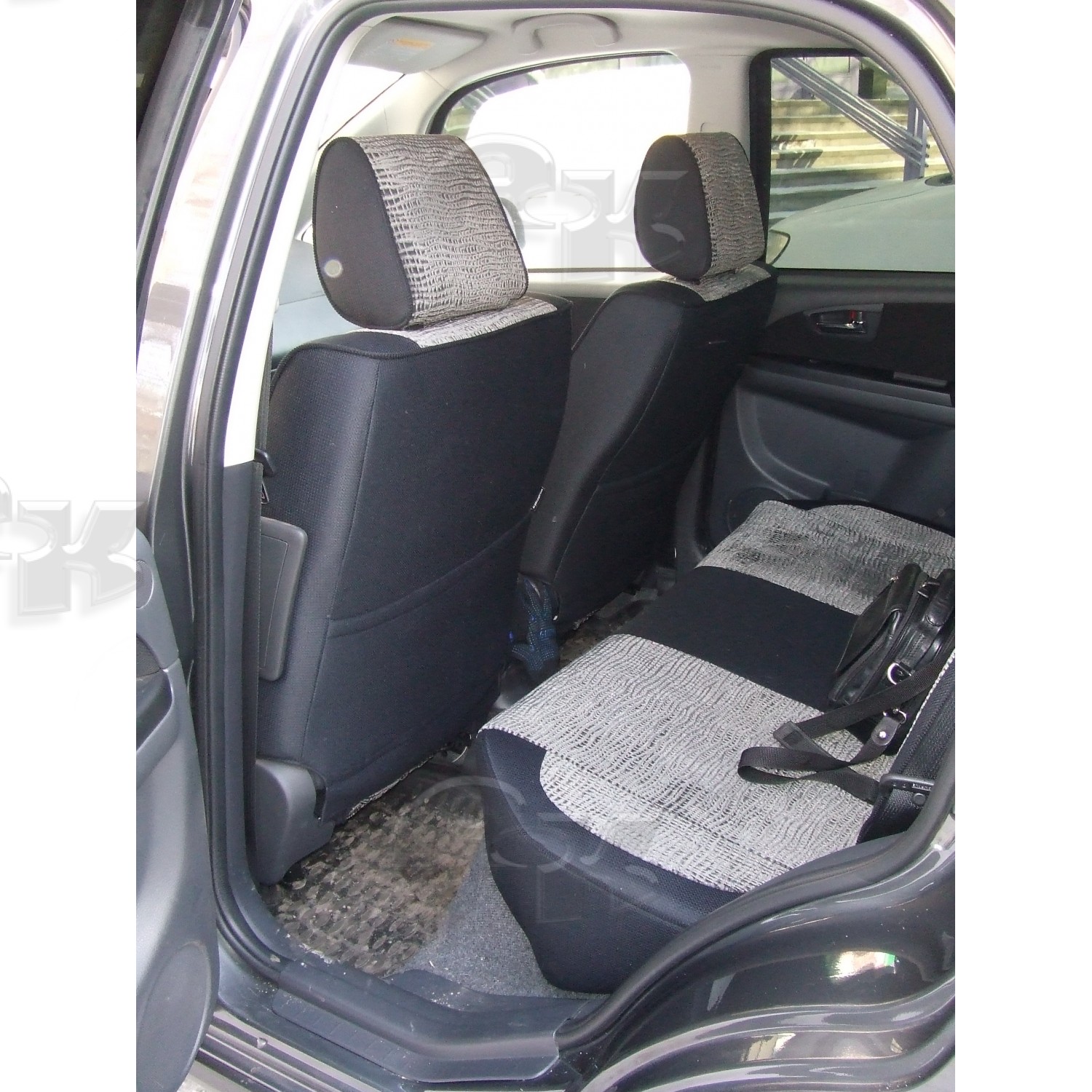 Чехлы из экокожи Suzuki SX4 Ir [GY] 07.2006-03.2016 60/40 хэтчбек (Мод.188.0) Автокомфорт