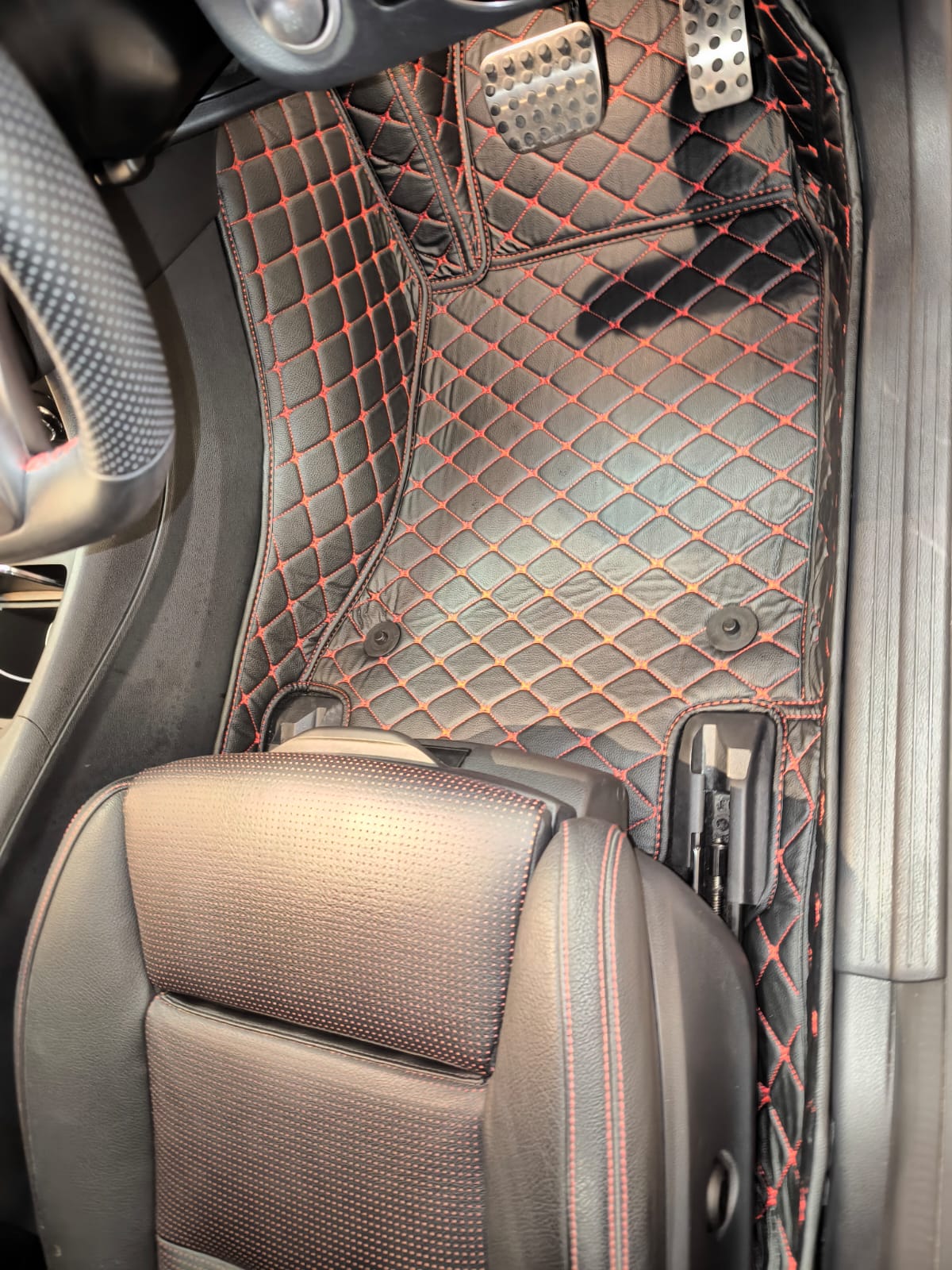 Коврики в салон кожаные 3D Mercedes-Benz CLA-Class ( C117 ) 2013 - 2019 Правый руль
